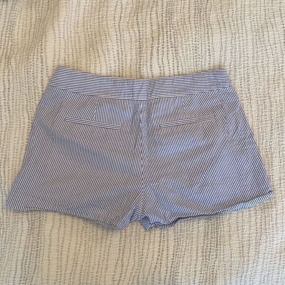 💙 J. Crew Factory Blue and White Striped Seersucker Pleated Shorts Size 4 - Picture 5 of 5